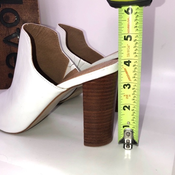 Tahari White Women's Mules Sz 8 Millis - Picture 2 of 6